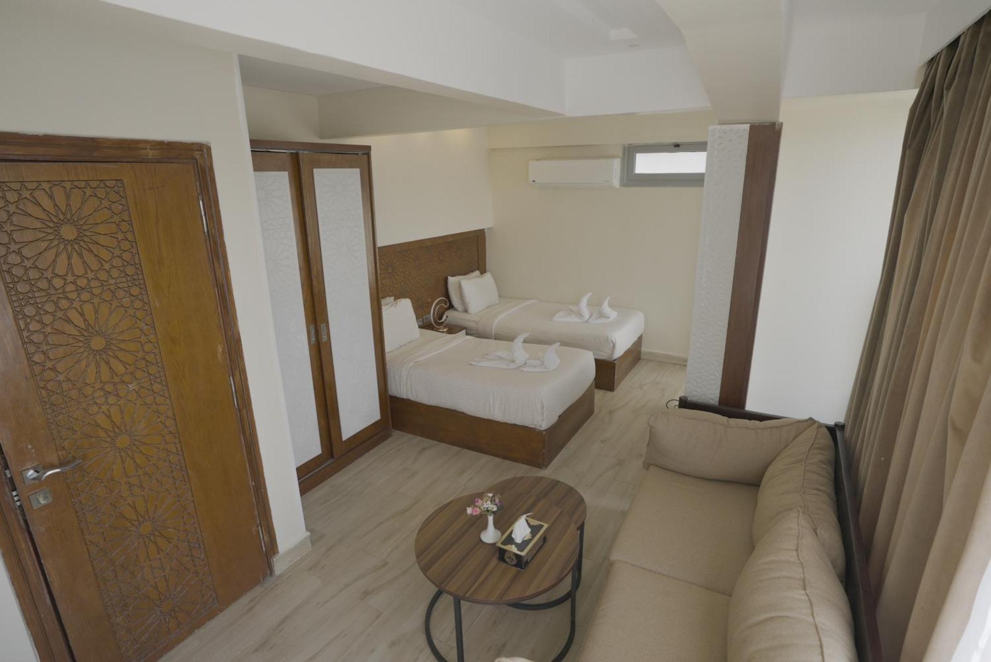 Queen Cleopatra Pyramids Hotel Кайро Екстериор снимка