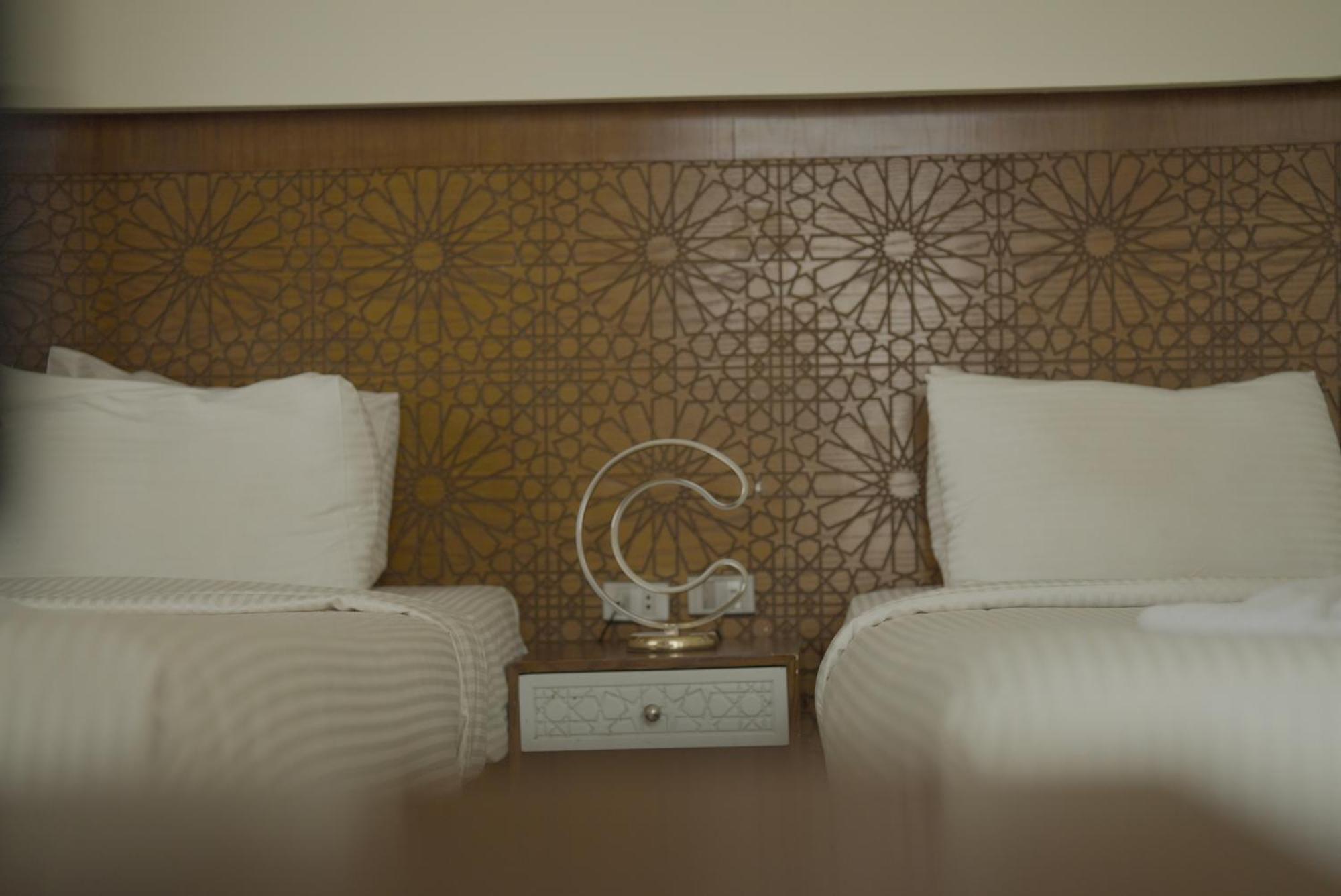 Queen Cleopatra Pyramids Hotel Кайро Екстериор снимка